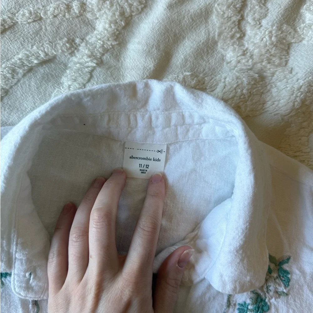 SET! abercrombie kids linen blend White skort and Shirt with Floral Embroidery